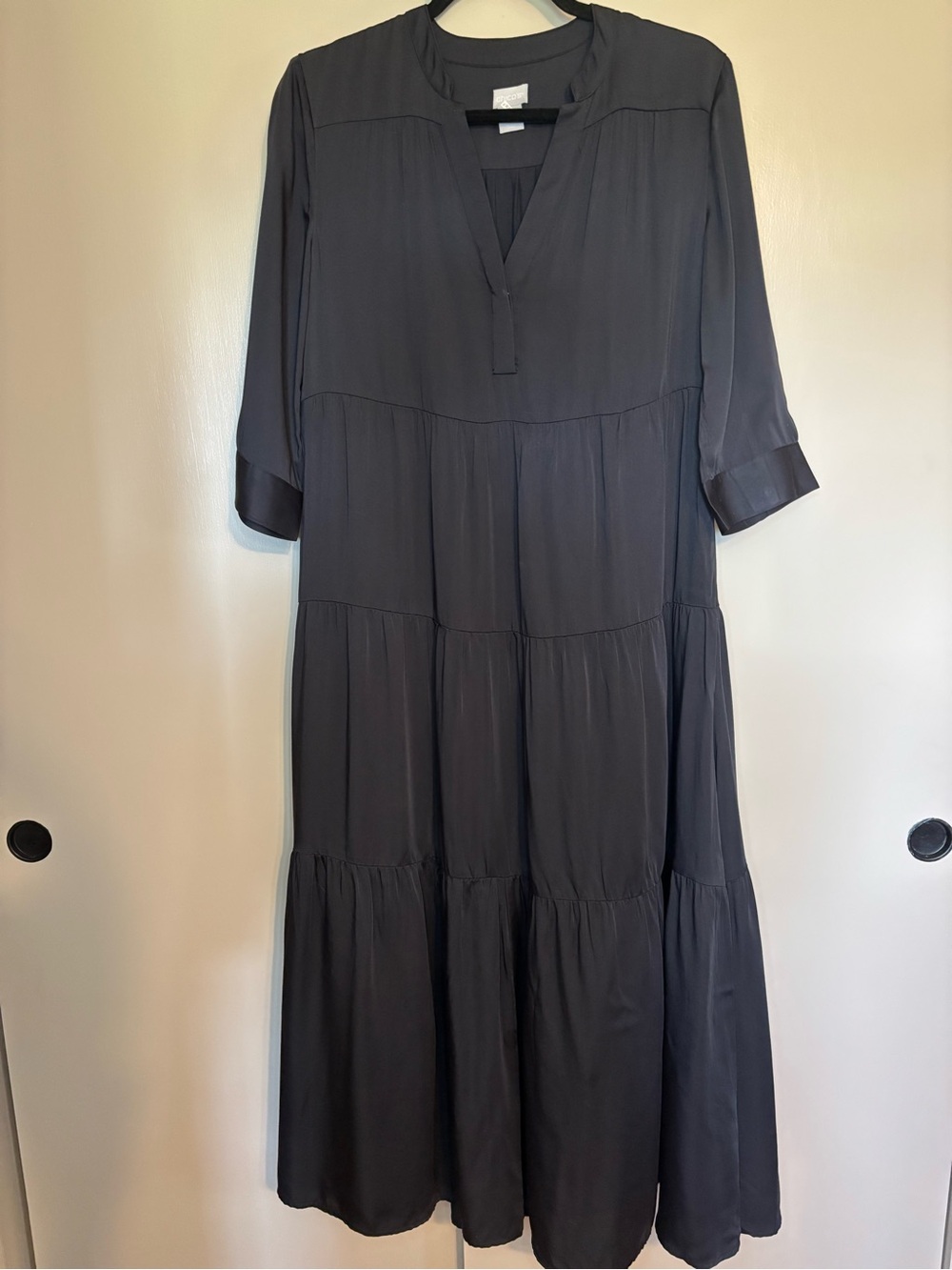 Chico's Black Tiered V-Neck Maxi Dress size 0P